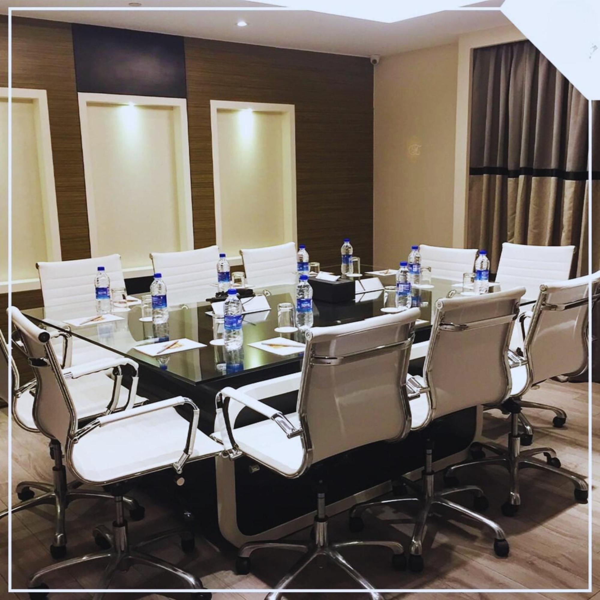 The Empresa Hotel Mumbai Ngoại thất bức ảnh
